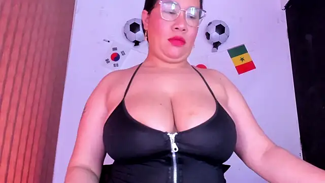 alondrabigtits' Live XXX Chat