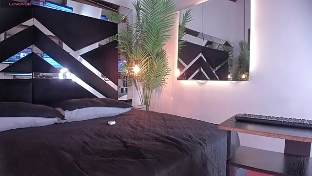 emily-fox's Live XXX Chat