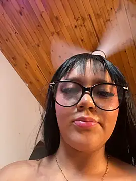 Katy_RoseX Adlı Modelin Canlı XXX Sohbeti