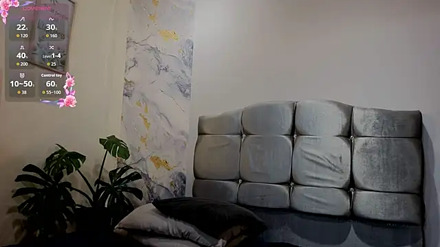 Chat +18 de Un_Sluttyy ao vivo