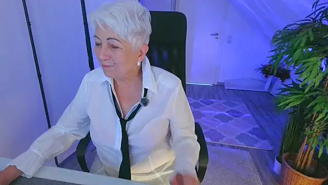 LovelyHelena Chat XXX in diretta