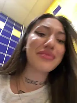 SaintSquirt Adlı Modelin Canlı XXX Sohbeti