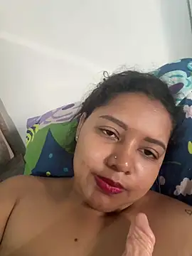 Ninibella Adlı Modelin Canlı XXX Sohbeti