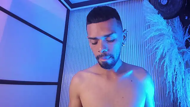 XXX chat uživo modela Tyler_204