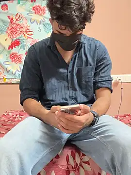 spiral__man007 Adlı Modelin Canlı XXX Sohbeti