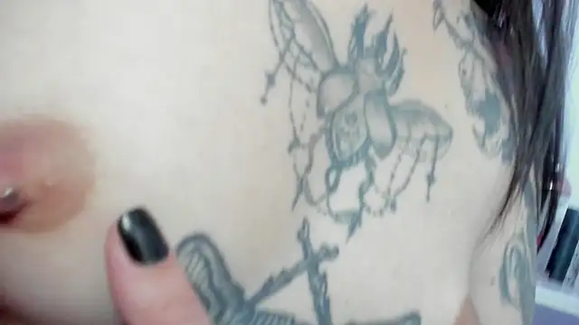 Chat +18 de inkedsinners_ ao vivo