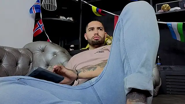Chatroom XXX en direct de matteosantos