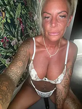 Big-Tits696969 live XXX chat