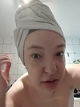 Isabella_Geney Adlı Modelin Canlı XXX Sohbeti