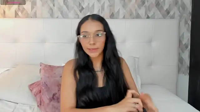 Chat +18 de Roseaurora ao vivo