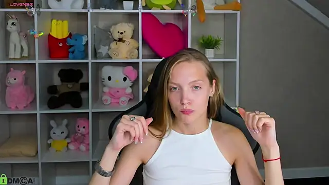 Neelly_Collins live XXX chat