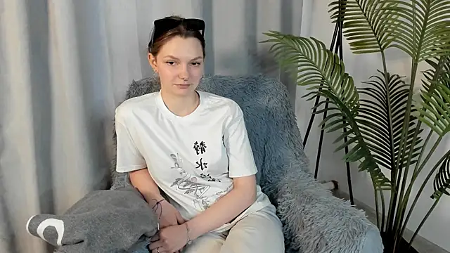 EmilieFerullo Live XXX-Chat