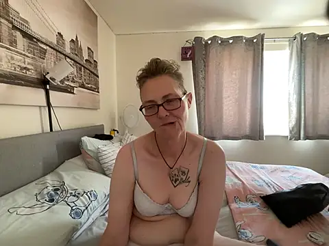 Curvy-Jinx – Naživo XXX chat