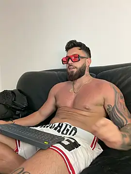 Онлайн чат XXX LustyMike_