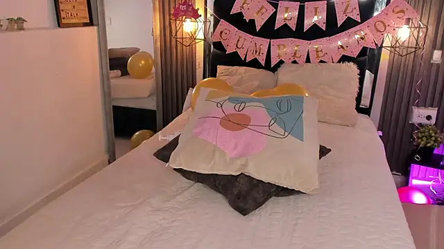 Онлайн чат XXX kristakinnky