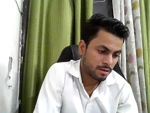 Stubborndesiboy Live XXX-chat