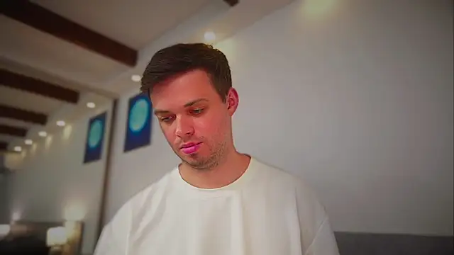 dick_apri0 élő XXX-chatje