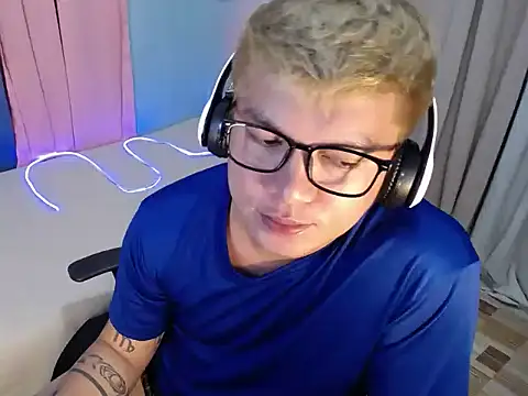 Онлайн чат XXX Fuckboii_intown