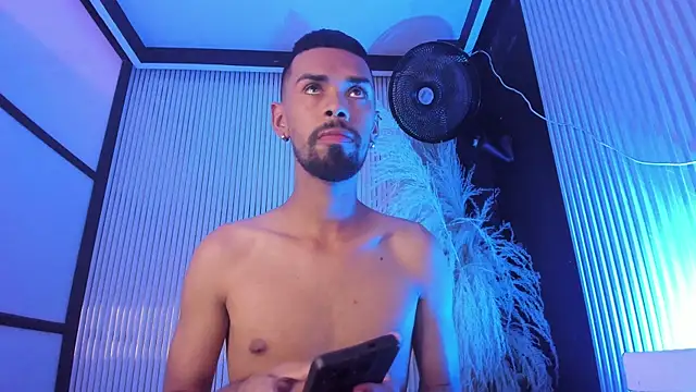 Chat +18 de Tyler_204 ao vivo