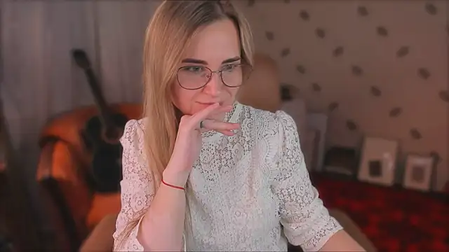 Онлайн чат XXX MiaSparkes