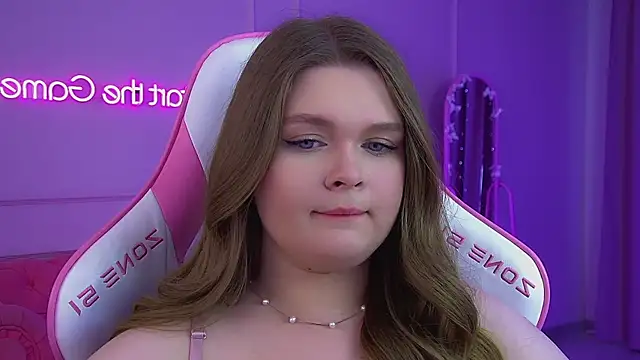 CrystalLyons' Live XXX Chat