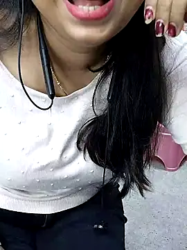 แชท XXX สดของ QueenHaryanaa