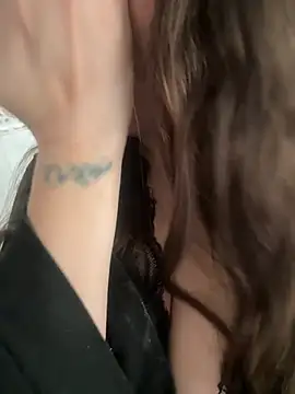 צ'אט XXX בשידור חי של Elinatiranda