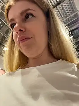 Онлайн чат XXX HarrietDart