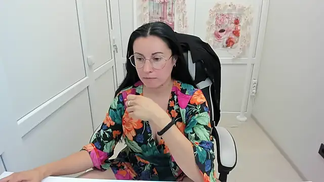 Онлайн чат XXX ChloeVibee