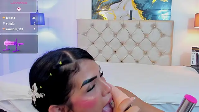 Alanna_Wild 现场XXX聊天