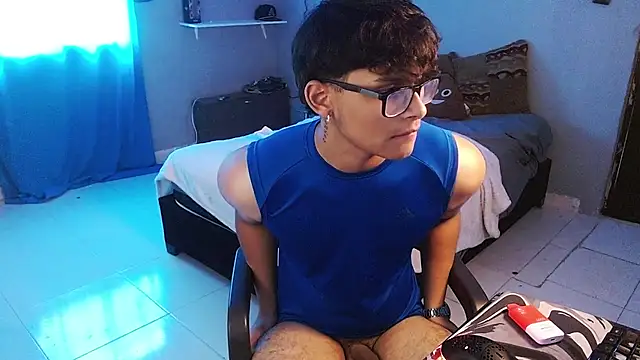 دردشة Mr_yisuzz الجنسية المباشرة