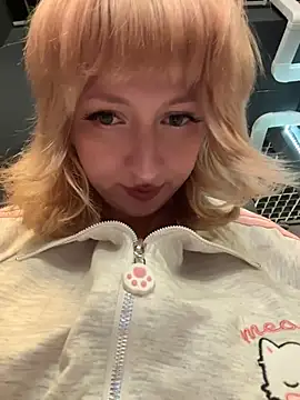 دردشة RonnieKiss الجنسية المباشرة