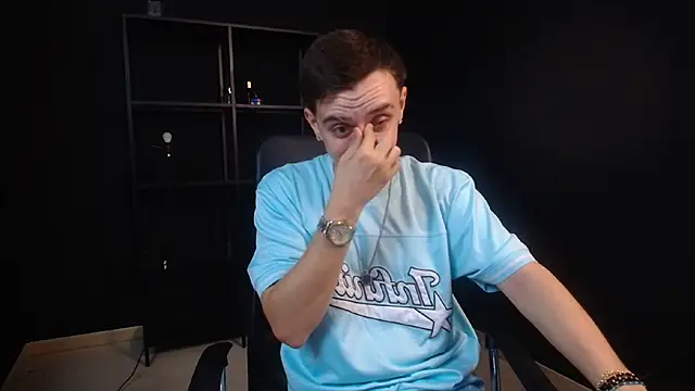 دردشة FelixStarkk الجنسية المباشرة