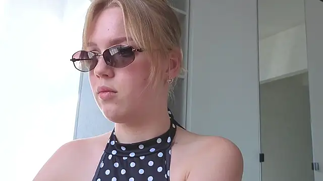 LittleForestELF2's Live XXX Chat