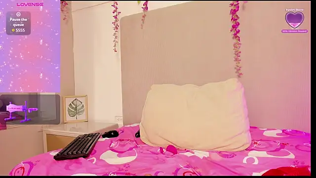 دردشة chloe_peach_ الجنسية الم باشرة