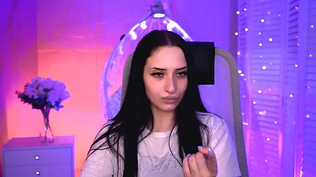 MonicaLowes Chat XXX in diretta