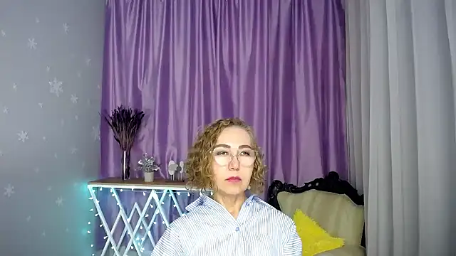 queen_a_n_i: απευθείας συνομιλία ΧΧΧ