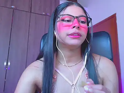 دردشة _ALLYSON18_ الجنسية المباشرة