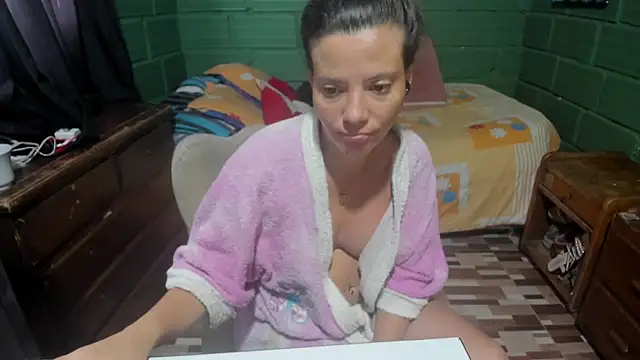 دردشة DanaaRey الجنسية المباشرة
