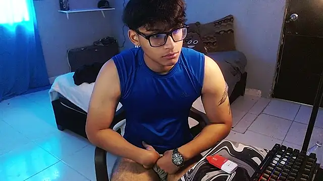 Mr_yisuzz 라이브 XXX 채팅