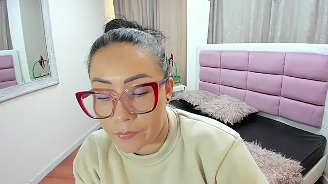 gaby_trent Adlı Modelin Canlı XXX Sohbeti