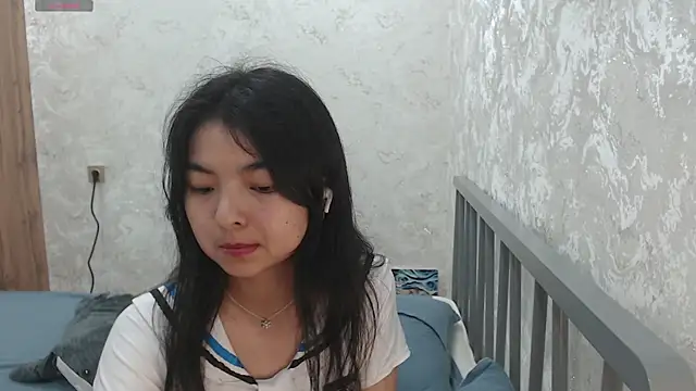 Shy_Kira Live XXX-Chat