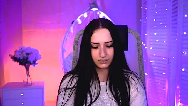 MonicaLowes Chat XXX in diretta