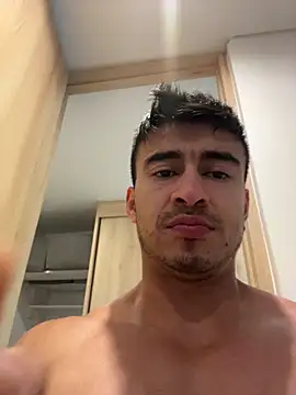 Chris_Clarck live XXX chat