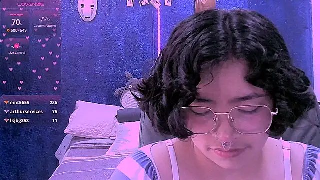 NinaYellow live XXX chat
