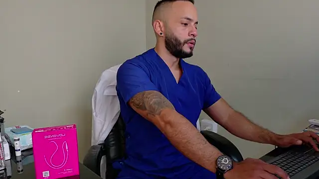 Mike_savage3 Chat XXX in diretta