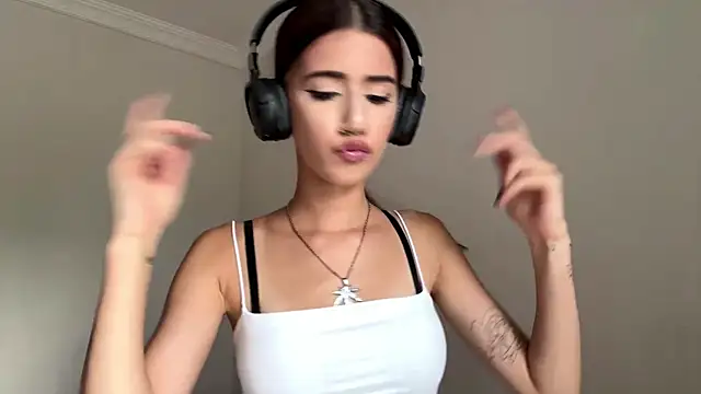 JuliaPierce Live XXX-chat