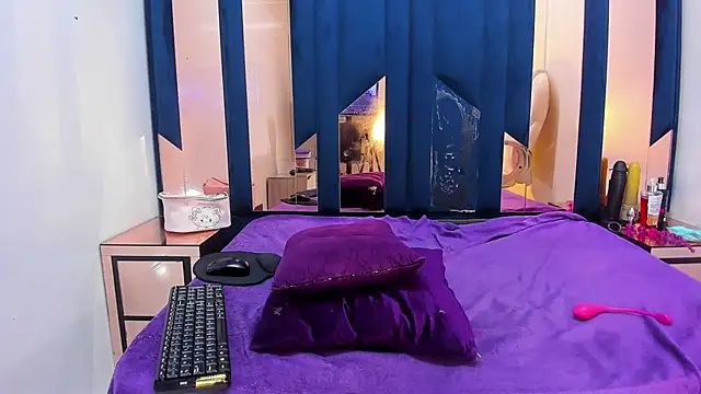 BustyyJuicy_Rs' Live XXX Chat