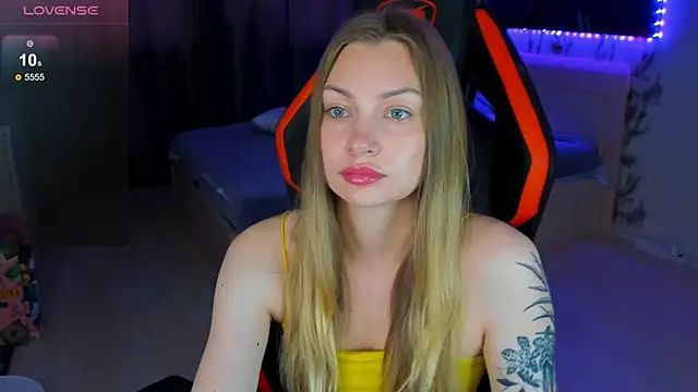 BiMollyn Live XXX chat