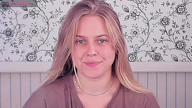 AngelAnty Adlı Modelin Canlı XXX Sohbeti